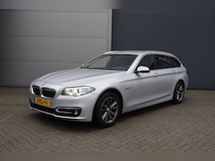 BMW 5-serie Touring - 518d Luxury Edition FACELIFT / NAP / ORG.NED / LEER / COMFORT-STOELEN / CAMERA