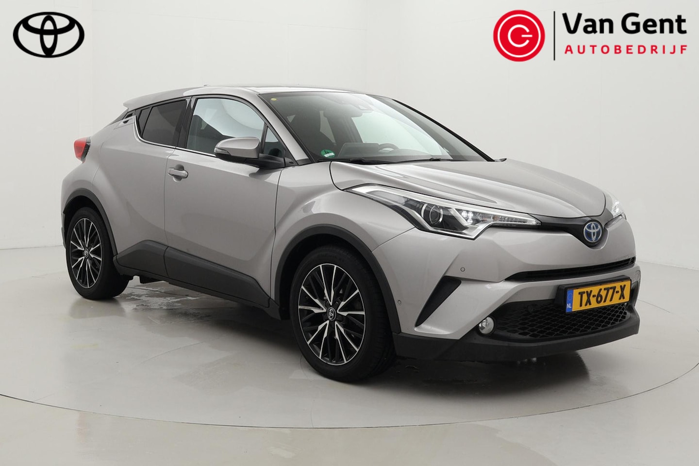 Toyota C-HR - 1.8 Hybrid Dynamic | Trekhaak | Navigatie | Stoelverwarming | Keyless | Adaptive Cruise | - AutoWereld.nl