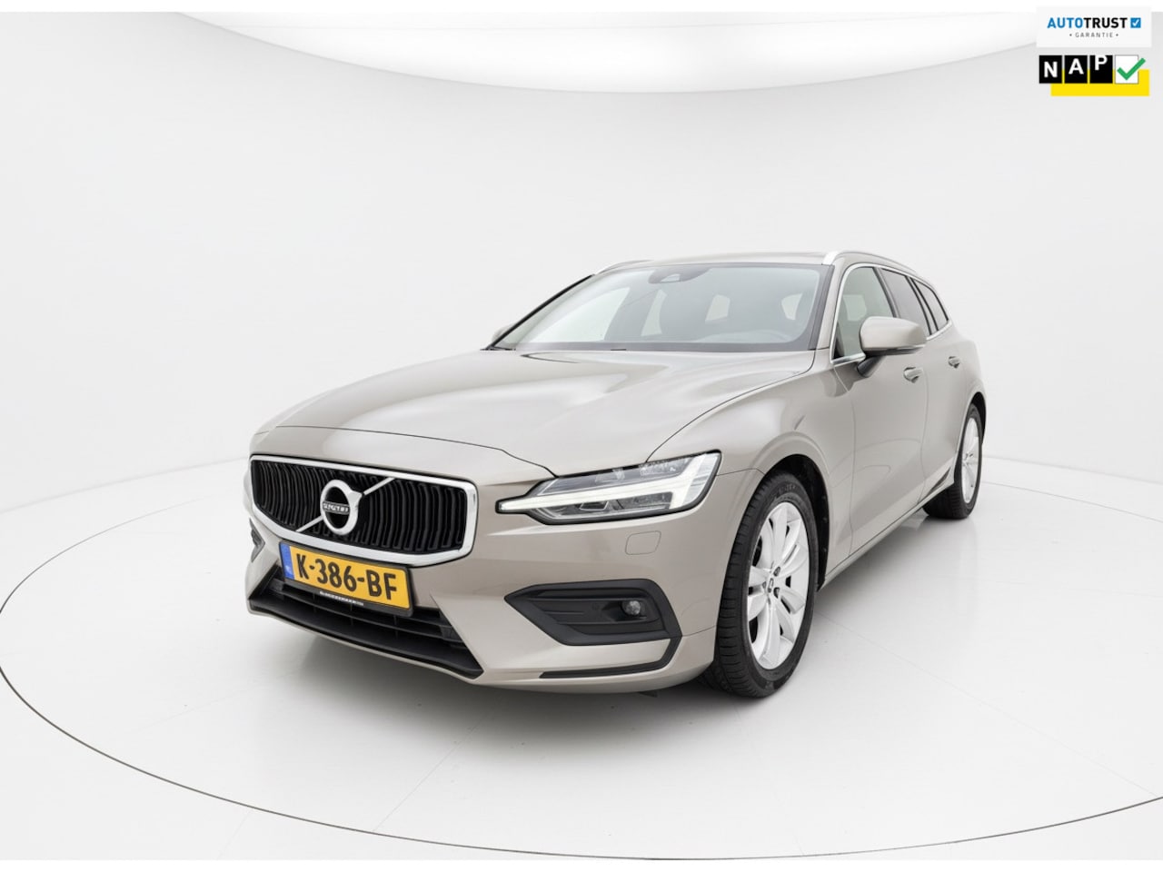 Volvo V60 - 2.0 B3 Business Pro | Panoramadak | A camera - AutoWereld.nl