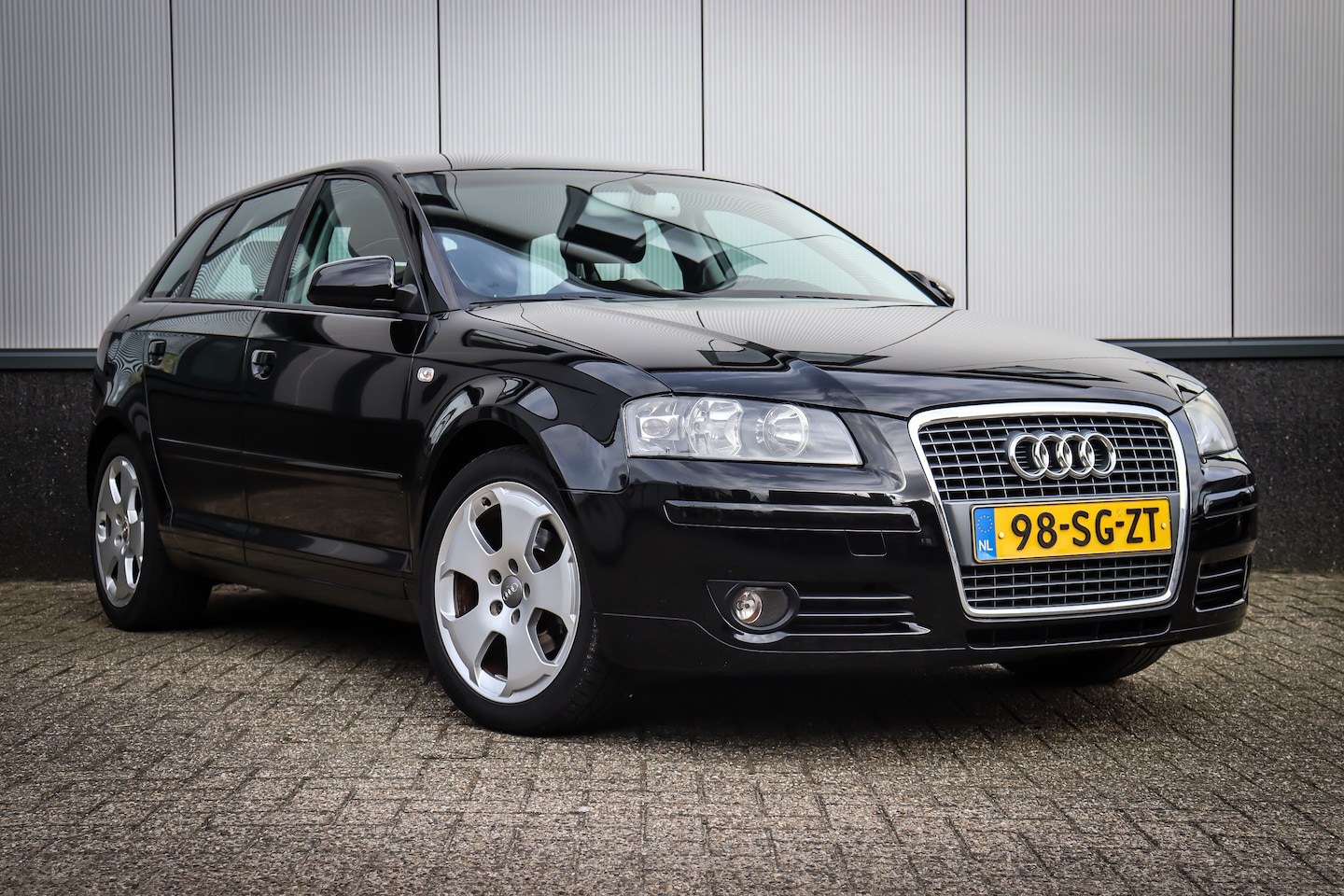 Audi A3 Sportback - 1.6 FSI Ambition - AutoWereld.nl