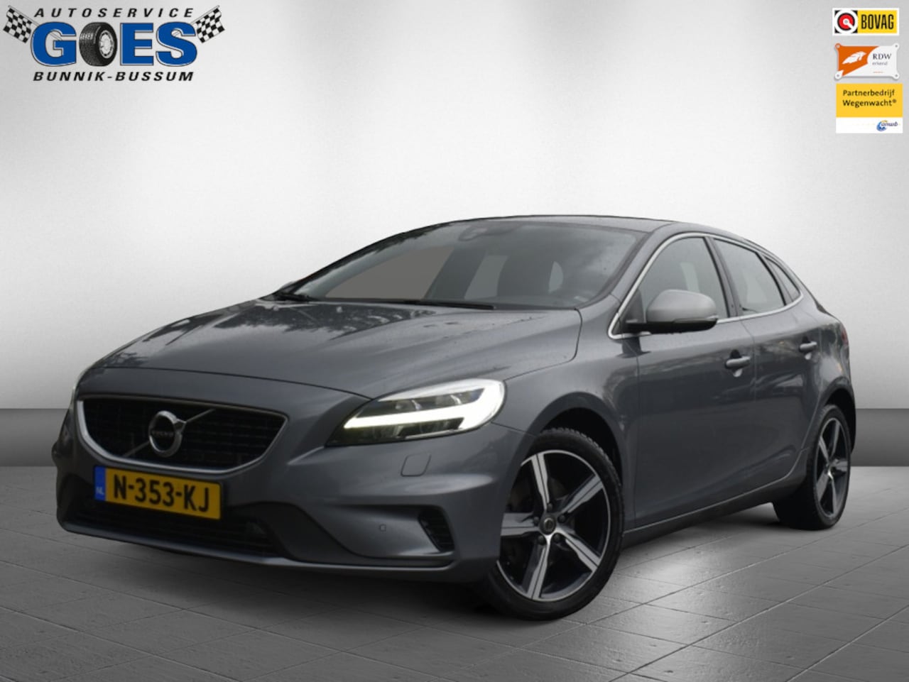 Volvo V40 - 2.0 T3 R-Design 2.0 T3 R-Design - AutoWereld.nl