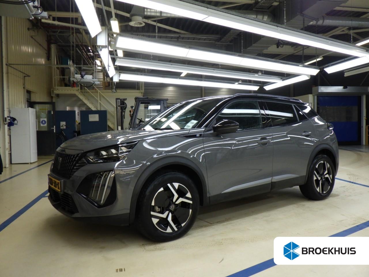 Peugeot e-2008 - EV GT 54 kWh | Fase 3 laden | 29.000km | Navigatie | Camera | Origineel NL auto | Adaptiev - AutoWereld.nl