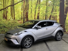 Toyota C-HR - 1.8 Hybrid Executive Automaat 18 Inch JBL Leder Stof Navi Camera LED Trekhaak Rijstrook AC