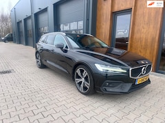 Volvo V60 - 2.0 T5 Momentum l panorama l camera l apple carplay