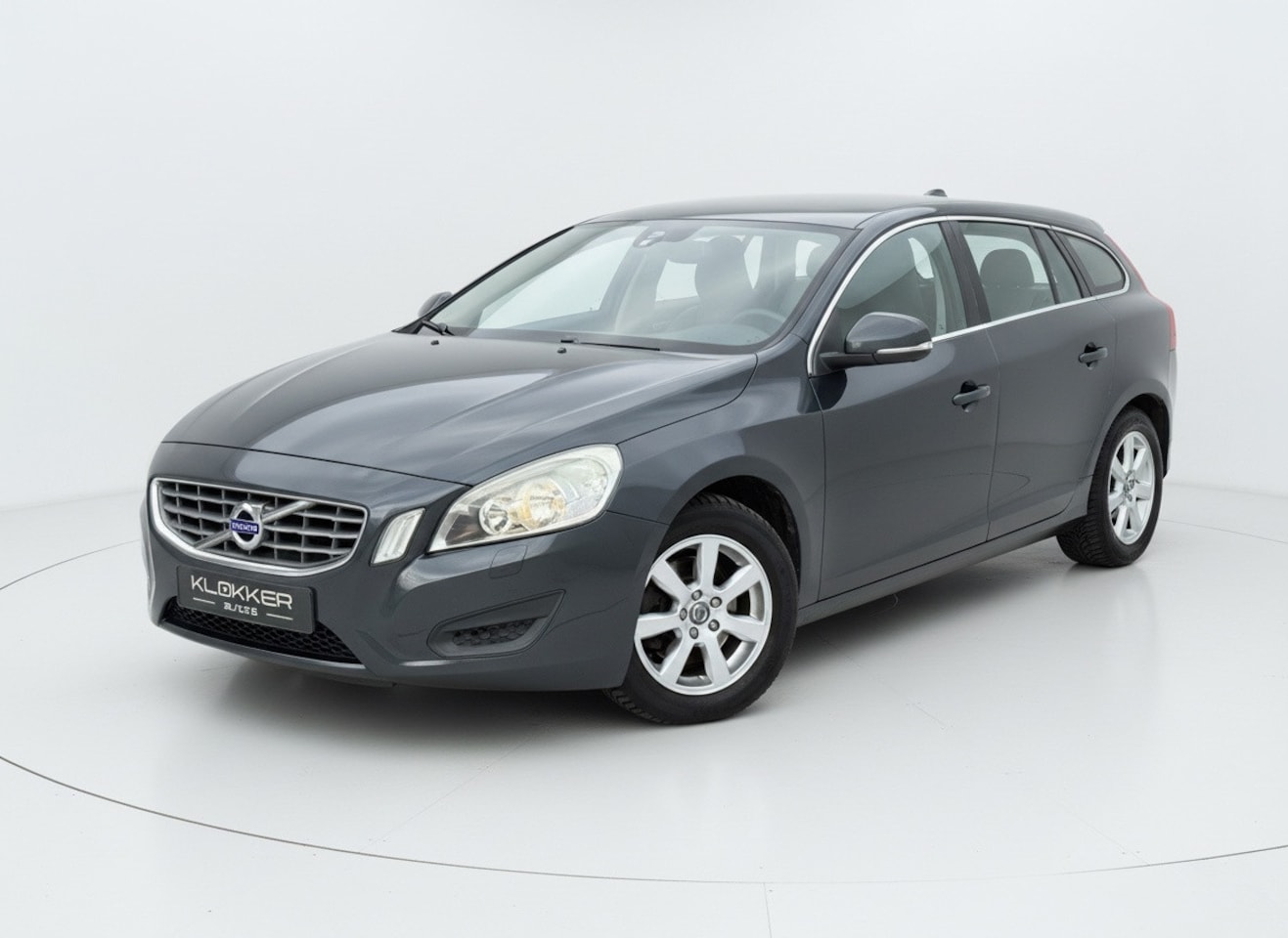 Volvo V60 - 2.0 D3 Momentum Schuifdak|Leder|Navi|Dealer onderhouden - AutoWereld.nl