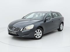 Volvo V60 - 2.0 D3 Momentum Schuifdak|Leder|Navi|Dealer onderhouden