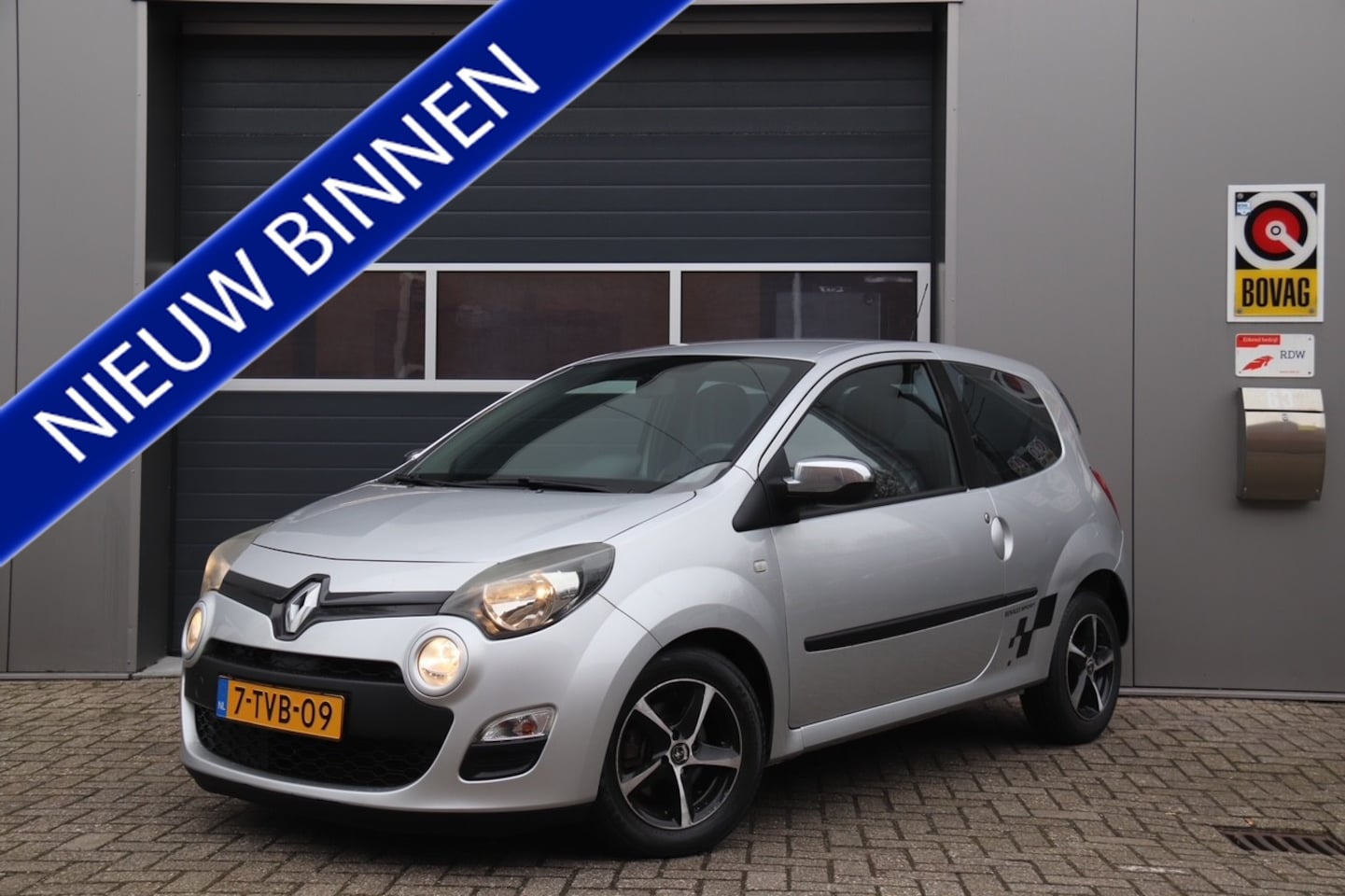 Renault Twingo - 1.2 16V Parisienne 1.2 16V Parisienne, Bluetooth, Airco - AutoWereld.nl