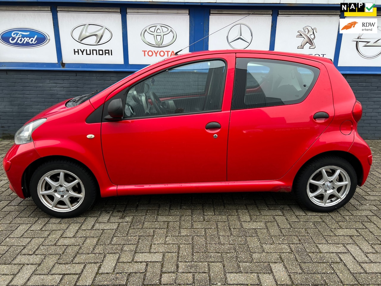 Toyota Aygo - 1.0-12V 5-DRS. 12-2005 APK 12-26 1950EU - AutoWereld.nl