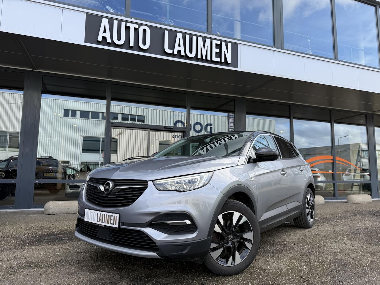 Opel Grandland X - 1.2 Turbo Innovation Automaat 18 Inch Navi Camera DAB Carplay Leder Stof Keyless LED Trekh - AutoWereld.nl