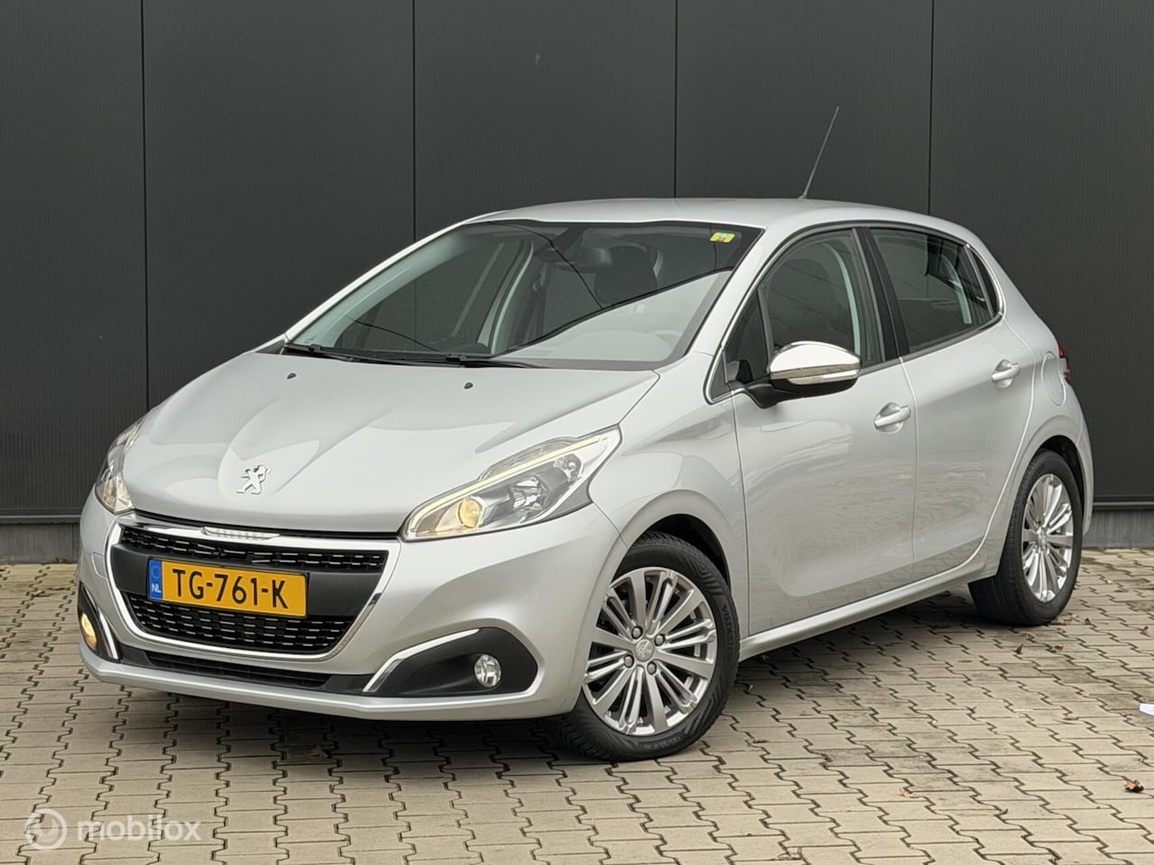Peugeot 208 - 1.2 82PK Allure | CRUISE | CARPLAY | CLIMA | - AutoWereld.nl