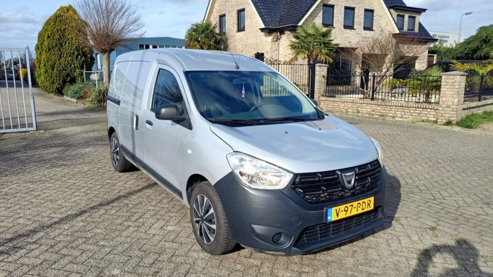 Dacia Dokker - 1.6 MPI 100 Basic 1.6 MPI 100 Basic - AutoWereld.nl