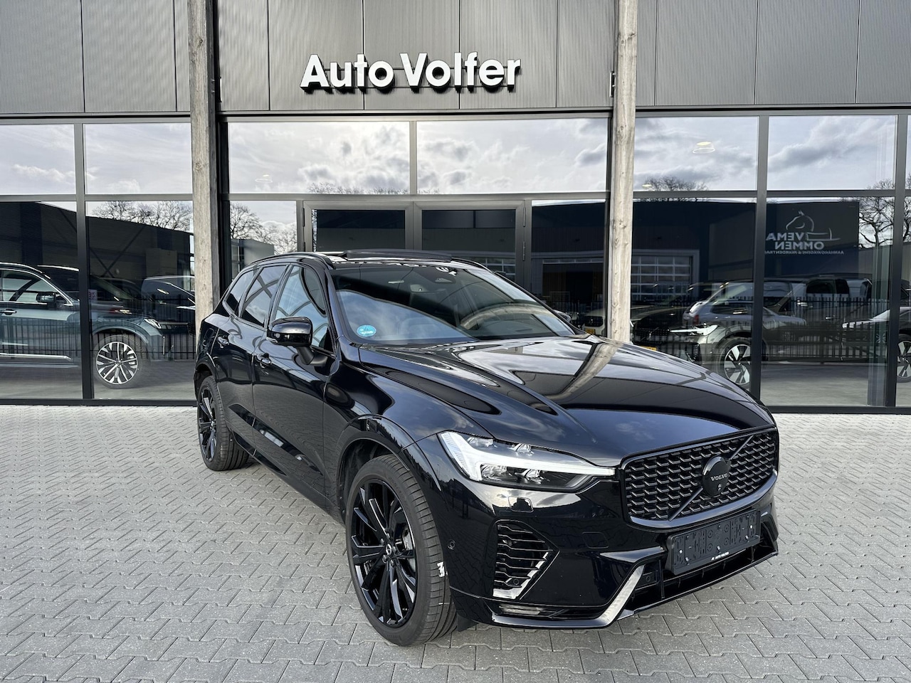 Volvo XC60 - 2.0 T6 Plug-in hybrid AWD Ultra Black Edition B&W|360|ACC|standkachel - AutoWereld.nl
