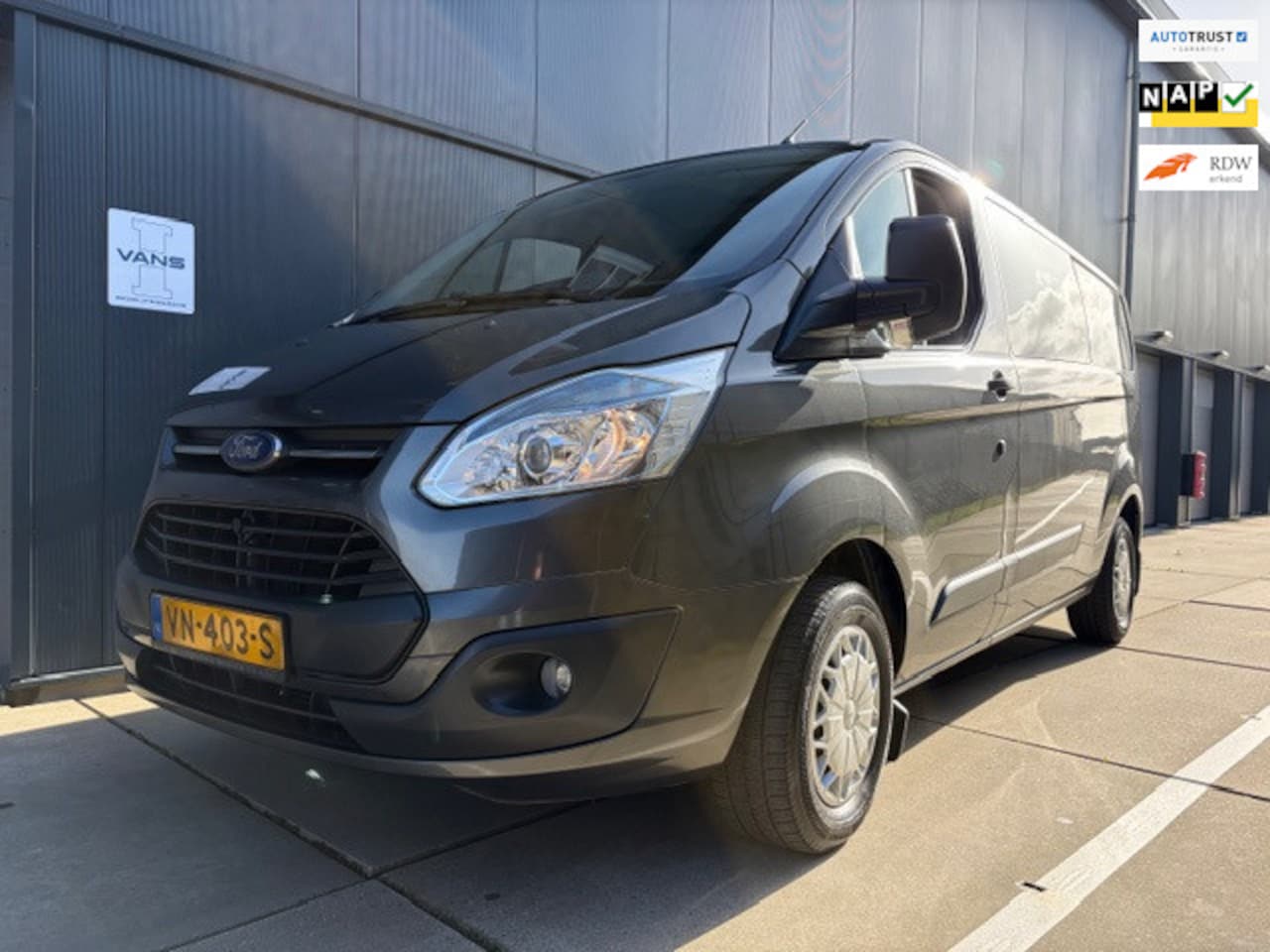 Ford Transit Custom - 290 2.2 TDCI L2H1 Trend DC 290 2.2 TDCI L2H1 Trend DC 5 persoons - AutoWereld.nl