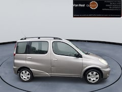 Toyota Yaris Verso - 1.3 VVT-i Sol AIRCO | ELEK RAMEN | STUURBEKRACHTING