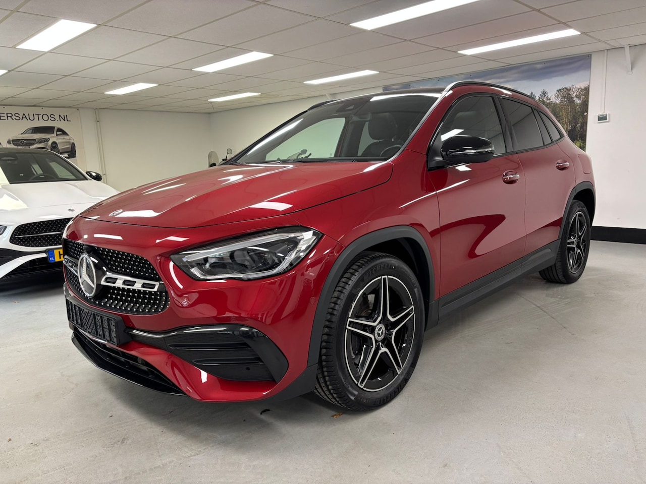 Mercedes-Benz GLA-Klasse - 250 e AMG Line Panorama Keyless Go Camera Led Sfeerverlichting - AutoWereld.nl