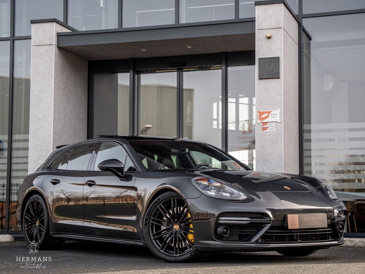 Porsche Panamera Sport Turismo - 4.0 Turbo / 4-wiel besturing / Pano / BOSE - AutoWereld.nl