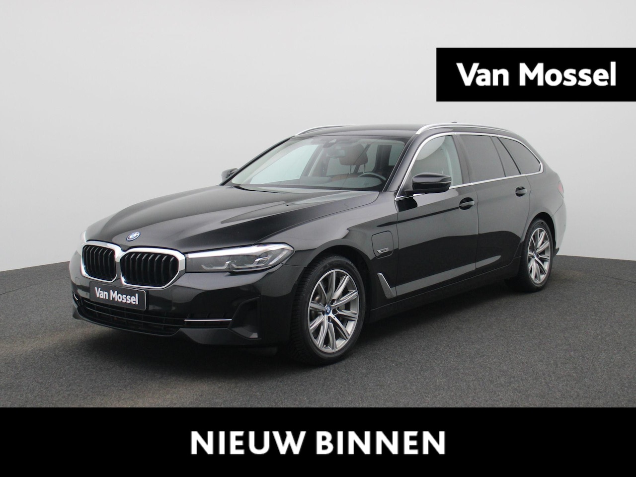 BMW 5-serie Touring - 530e Auto | Navigatie | Leder | Camera | Trekhaak - AutoWereld.nl