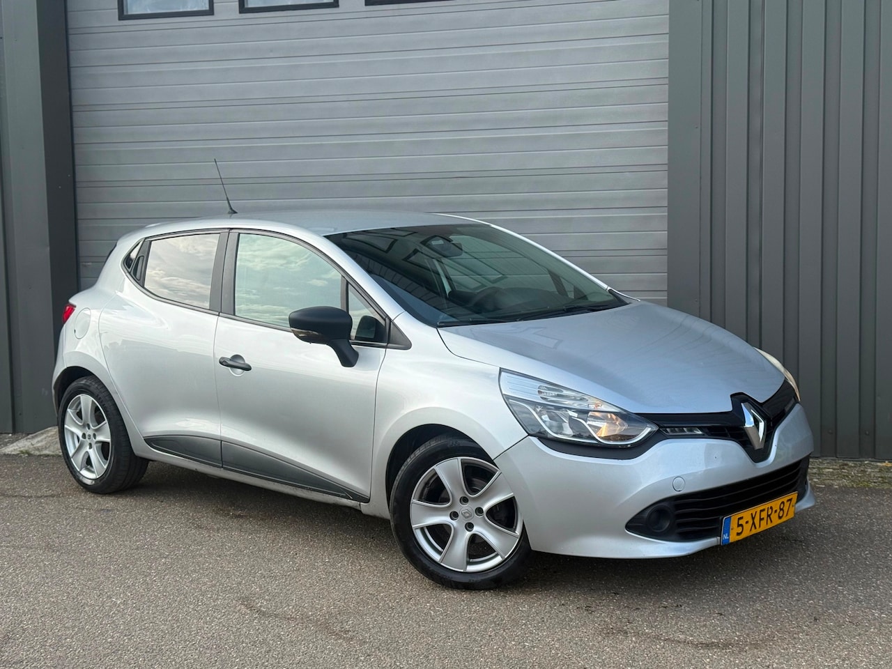 Renault Clio - 1.5 dCi ECO Authentique - AutoWereld.nl