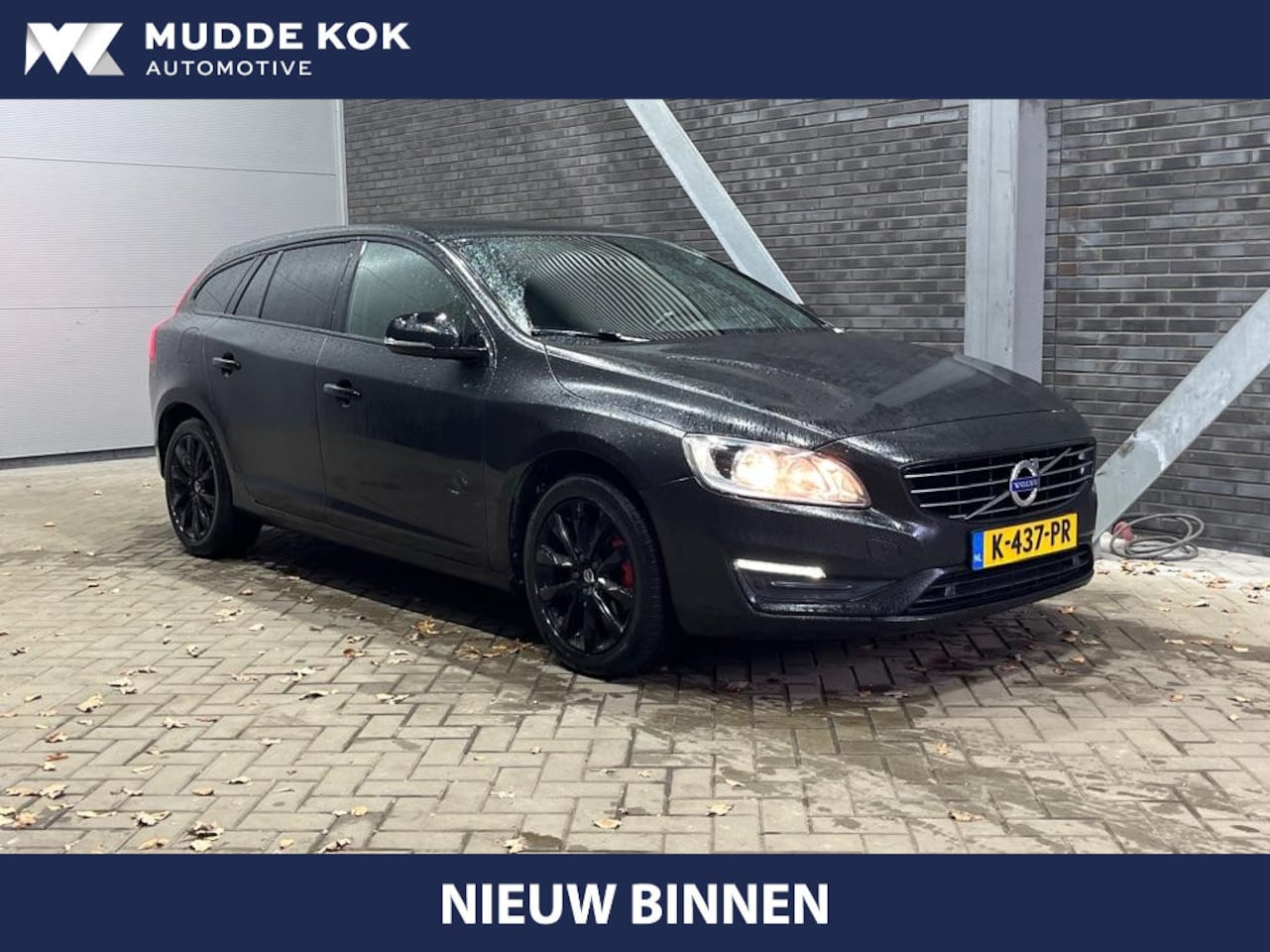 Volvo V60 - 2.0 T3 | Leder | Camera | Stoelverwarming | 17 Inch | Cruise Control - AutoWereld.nl