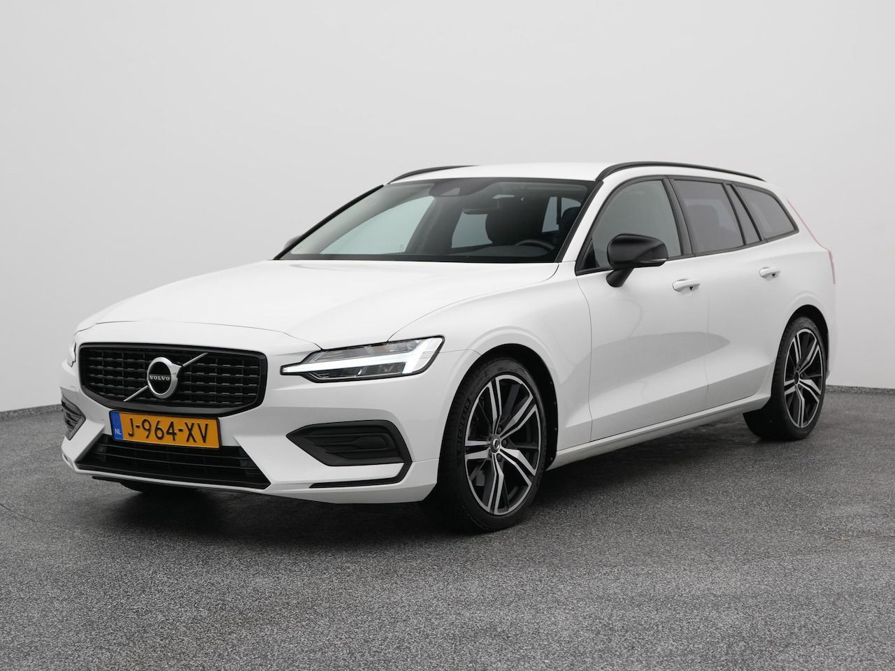 Volvo V60 - 2.0 B3 Momentum Advantage | CRUISE | CARPLAY - AutoWereld.nl