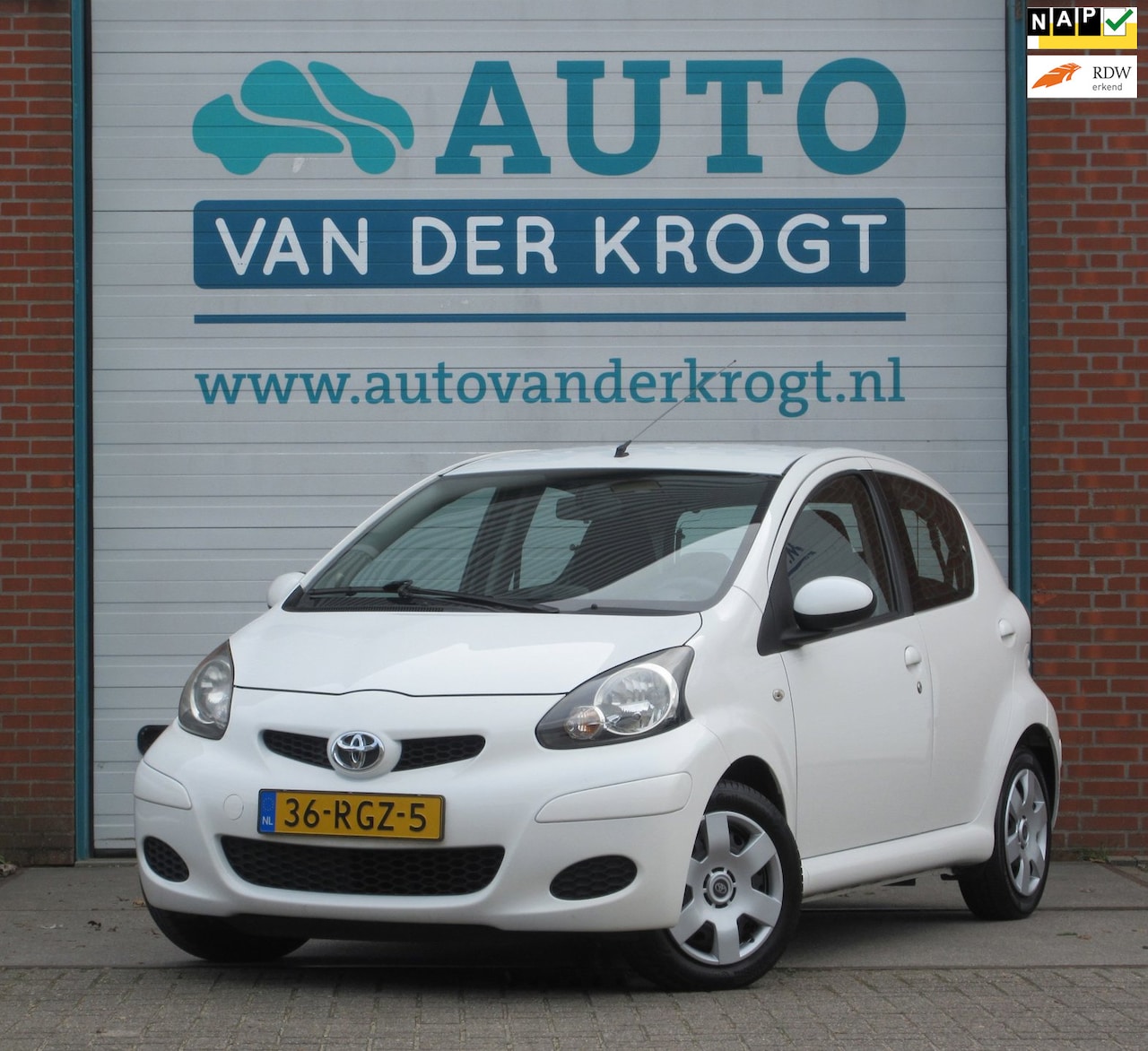 Toyota Aygo - 1.0-12V Comfort Navigator 1.0-12V Comfort Navigator, Airco, NL auto, APK 2-27 - AutoWereld.nl