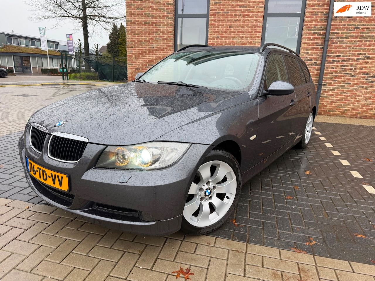 BMW 3-serie Touring - 318i Business Line | CarPlay - AutoWereld.nl