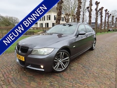 BMW 3-serie - 320i M-Pakket Leer Stoelverwarming Schuif/Kanteldak Airco Cruisecontrol 18 Inch M Velgen *
