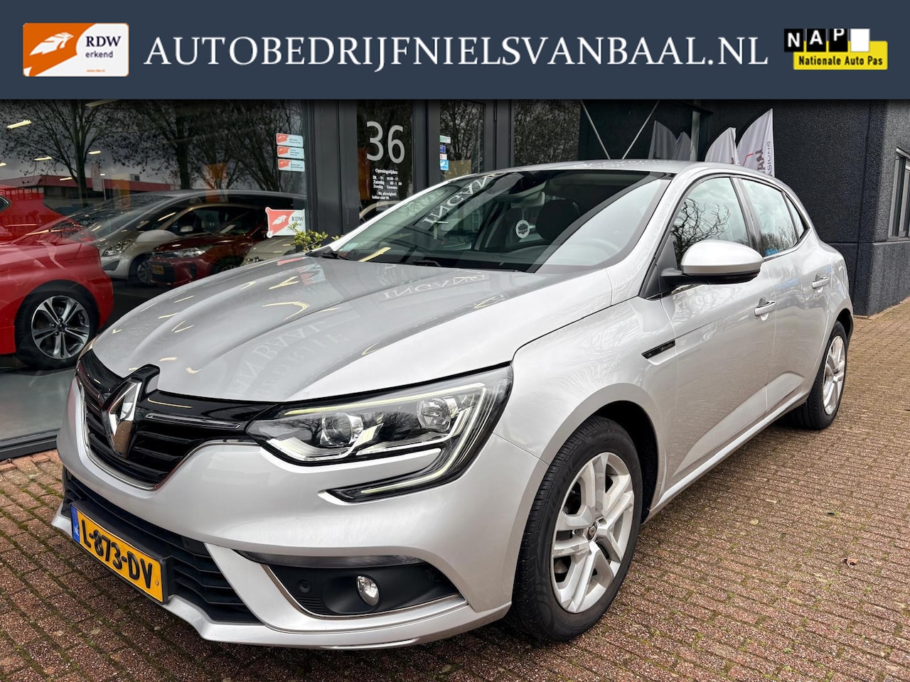 Renault Mégane - 1.3 TCe Limited Navi/Airco/Cruise/PDC/Keyless - AutoWereld.nl