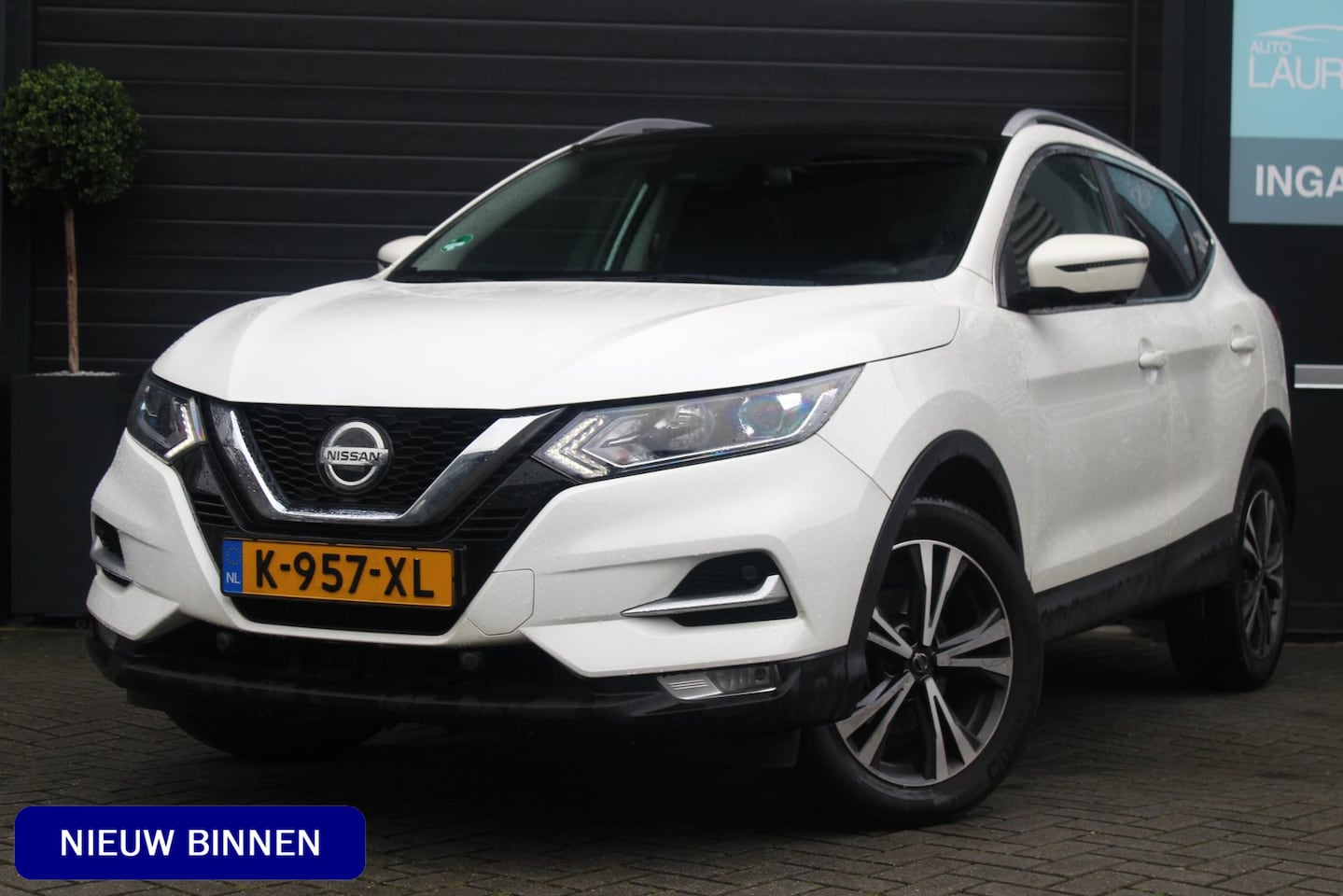 Nissan Qashqai - 1.3 DIG-T Design Edition | Panoramadak | BLIS | 360 Camera | Climate Control | Cruise Con - AutoWereld.nl