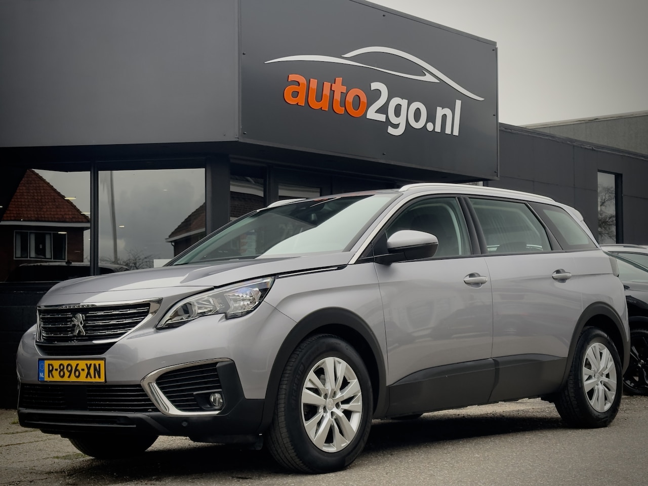 Peugeot 5008 - 1.2 AUT6 ALLURE 7PERS NAVI CAMERA-360 DIGI-DASH APPLE-CARPLAY LED LMV PDC - AutoWereld.nl