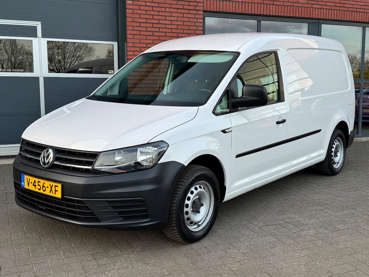 Volkswagen Caddy Maxi - 2.0 TDI L2H1 BMT Airco Cruise Navi Carplay - AutoWereld.nl