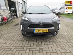 Toyota Yaris Cross - 1.5 Hybrid 130 Dynamic, verwarmde stoelen en stuurwiel, navi, etc