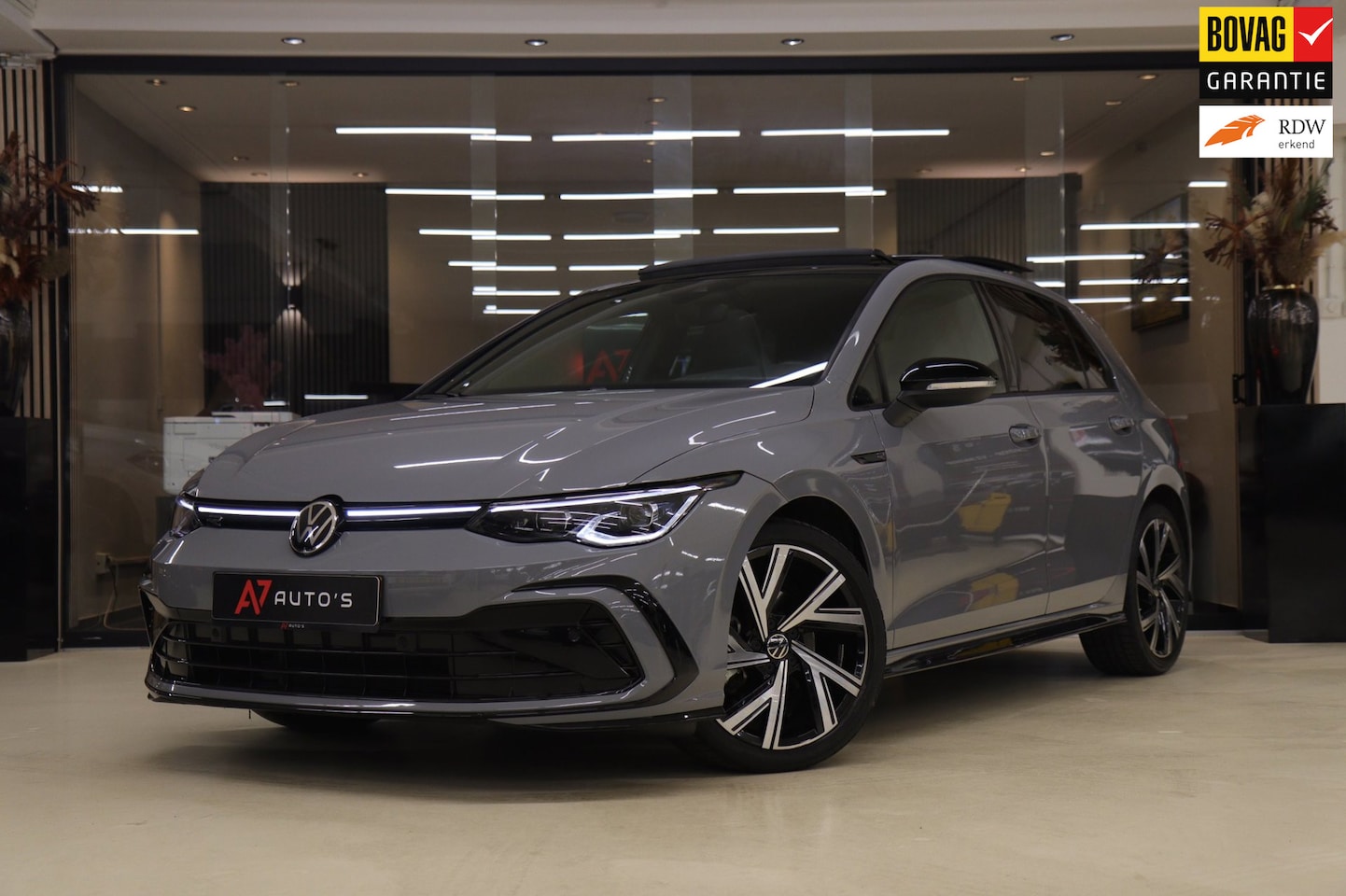 Volkswagen Golf - 1.5 eTSI R-Line Business PANO/CAM/CARPLAY/IQ/ACC/DCC/VOL - AutoWereld.nl