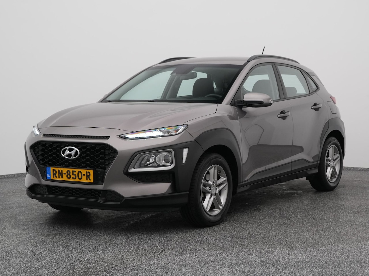 Hyundai Kona - 1.0T Comfort 6-Bak | CAMERA | CARPLAY | TREKHAAK - AutoWereld.nl