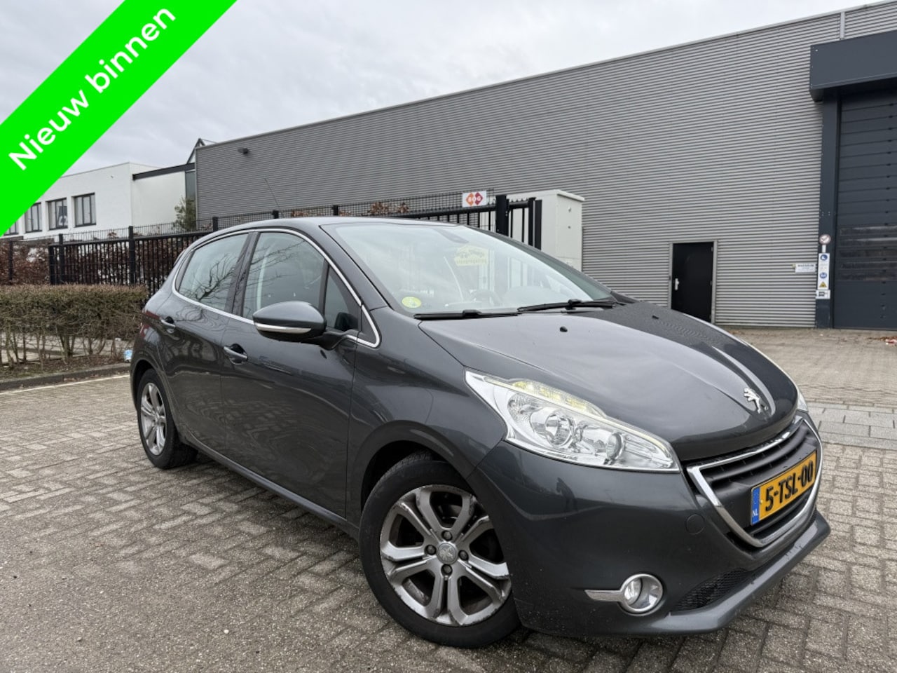 Peugeot 208 - 1.6 e-HDI Allure Led Sensor Clima Netjes - AutoWereld.nl