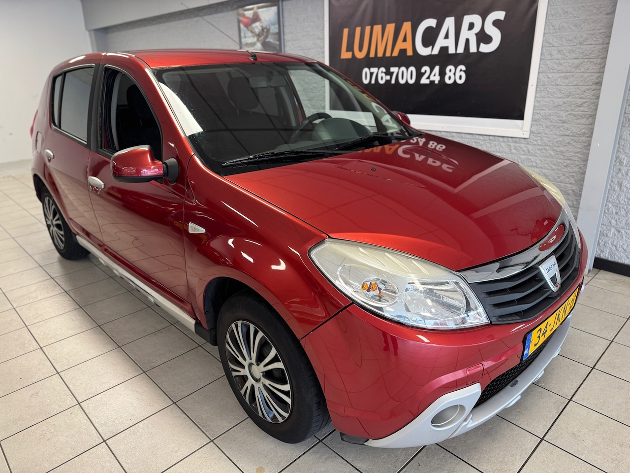 Dacia Sandero - 1.6 Lauréate| Airco| 5 deurs | apk aanwezig| - AutoWereld.nl