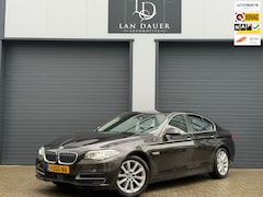 BMW 5-serie - 528i High Executive|LUXURY / CAMERA / APK / ACC