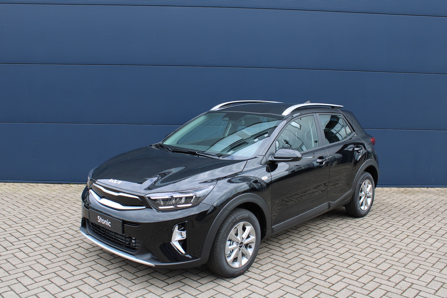 Kia Stonic - 1.0 T-GDi MHEV 100pk DynamicLine | Navigatie | Parkeercamera | Cruise control | Airco | - AutoWereld.nl