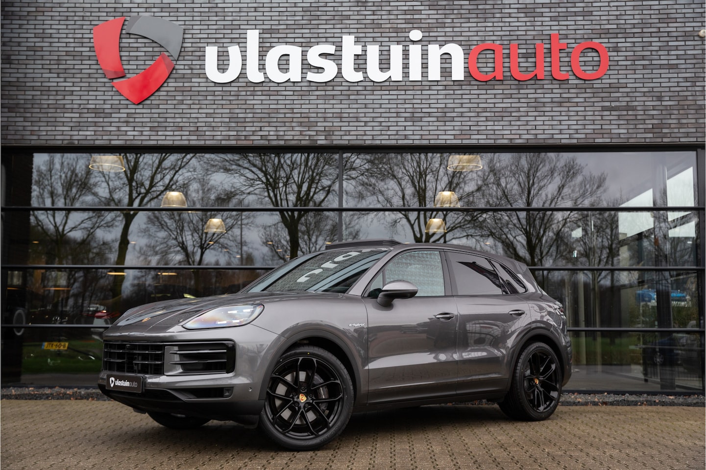 Porsche Cayenne - 3.0 E-Hybrid 3.0 E-Hybrid , Sport Chrono, Luchtvering, Softclose, HUD, Pano, - AutoWereld.nl