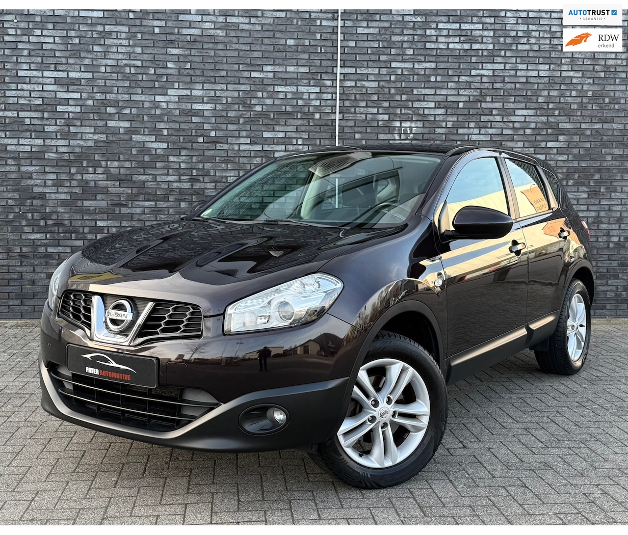 Nissan Qashqai - 1.6 Cruise Control|Trekhaak|Xenon|Climate|17'' Inch|Elekt Spiegels - AutoWereld.nl