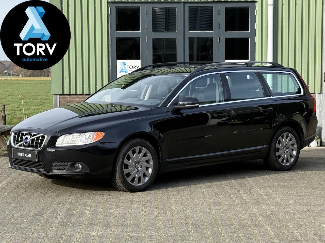 Volvo V70 - 1.6 T4 Limited Edition | Leder | Trekhaak | Onderhoudshistorie | - AutoWereld.nl