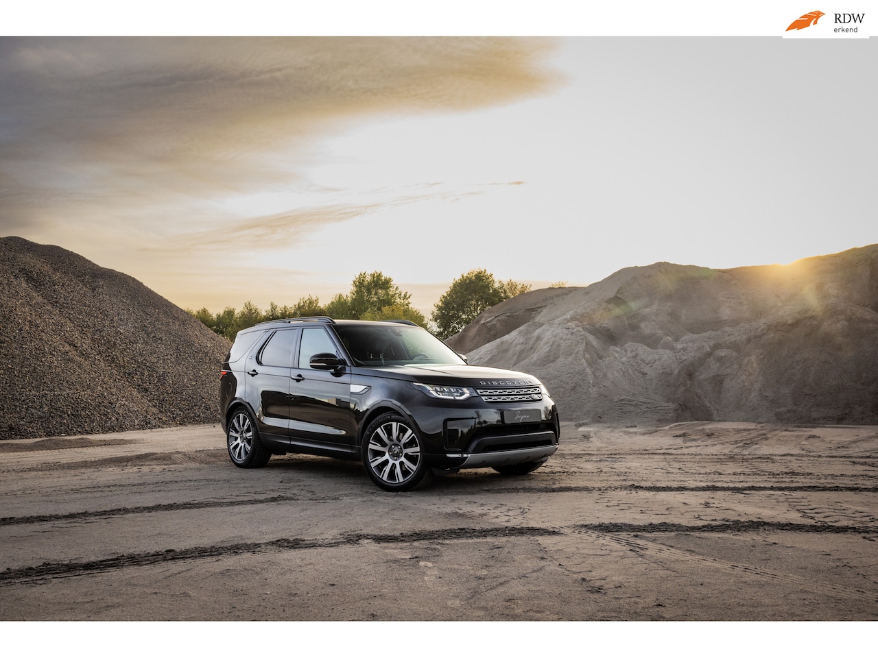 Land Rover Discovery - 3.0 Td6 HSE 7-persoons (258pk) - LED PANO MERIDIAN TREKHAAK - AutoWereld.nl