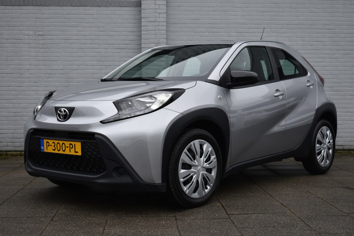 Toyota Aygo X - 1.0 VVT-i S-CVT Play Automaat 72pk | 1e eigenaar | Achteruitrijcamera | Dealer onderhouden - AutoWereld.nl