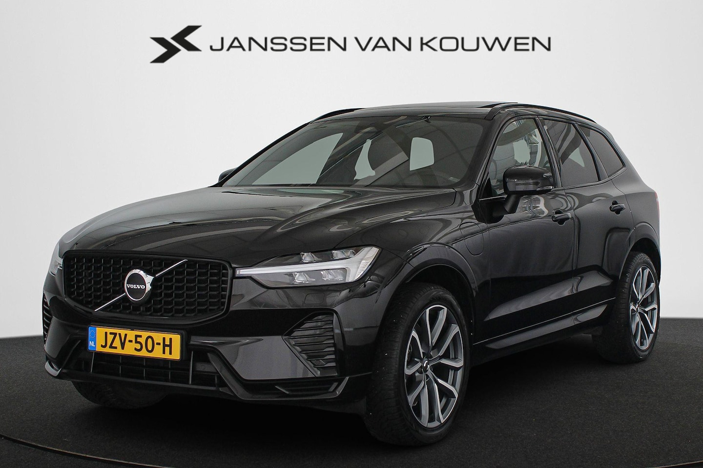 Volvo XC60 - 2.0 T6 Plug-in hybrid AWD Ultimate Dark Panoramadak Contour Stoel Harman Kardon - AutoWereld.nl