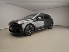 BMW iX - xDrive40 | Sportpakket | Laserlicht | Navigatie | Active cruise | Stoelverwarming | Keyles