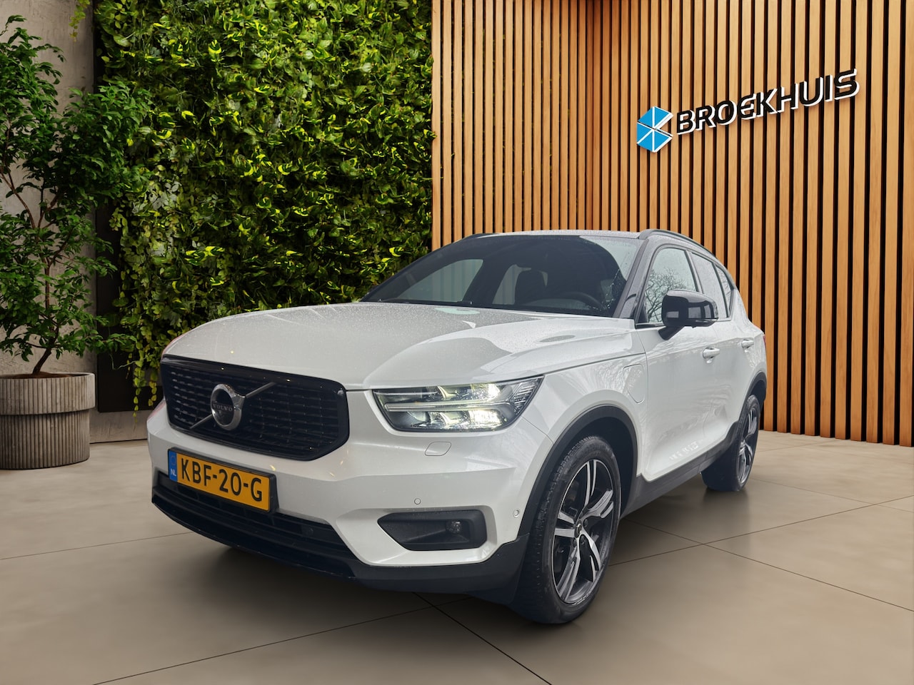 Volvo XC40 - 1.5 T5 Recharge R-Design | Panoramadak | 360 Camera | Harman/Kardon | Adaptive Cruise | BL - AutoWereld.nl