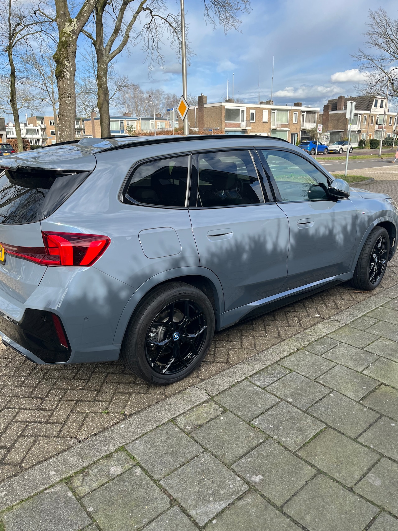 BMW X1 - 25e xDrive M Pakket / Pan.dak / Elek.Stoelen - AutoWereld.nl