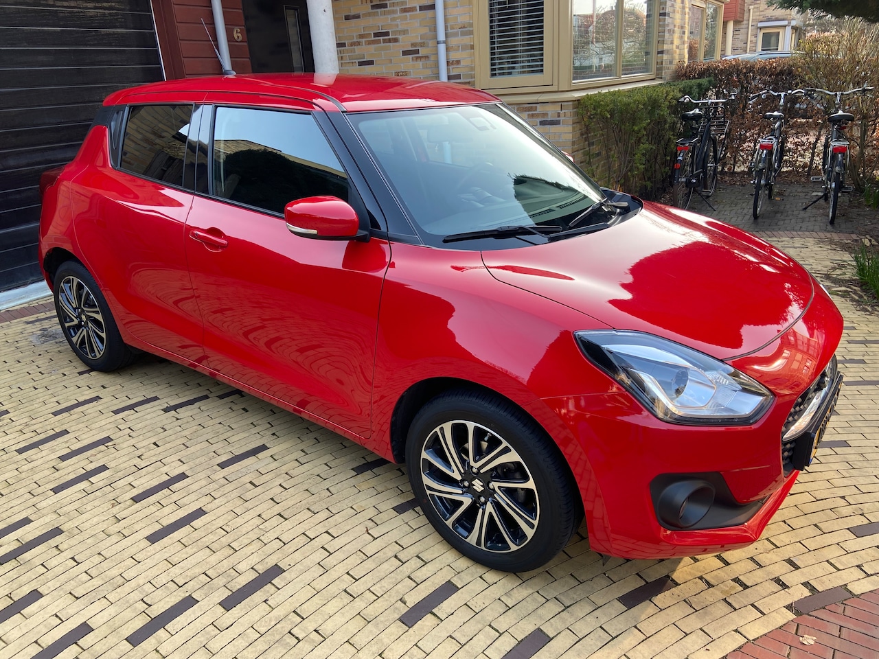 Suzuki Swift - 1.2 Style Smart Hybrid Radar Cruise Apple CarPlay Stoel Verw LM Velgen Navi - AutoWereld.nl