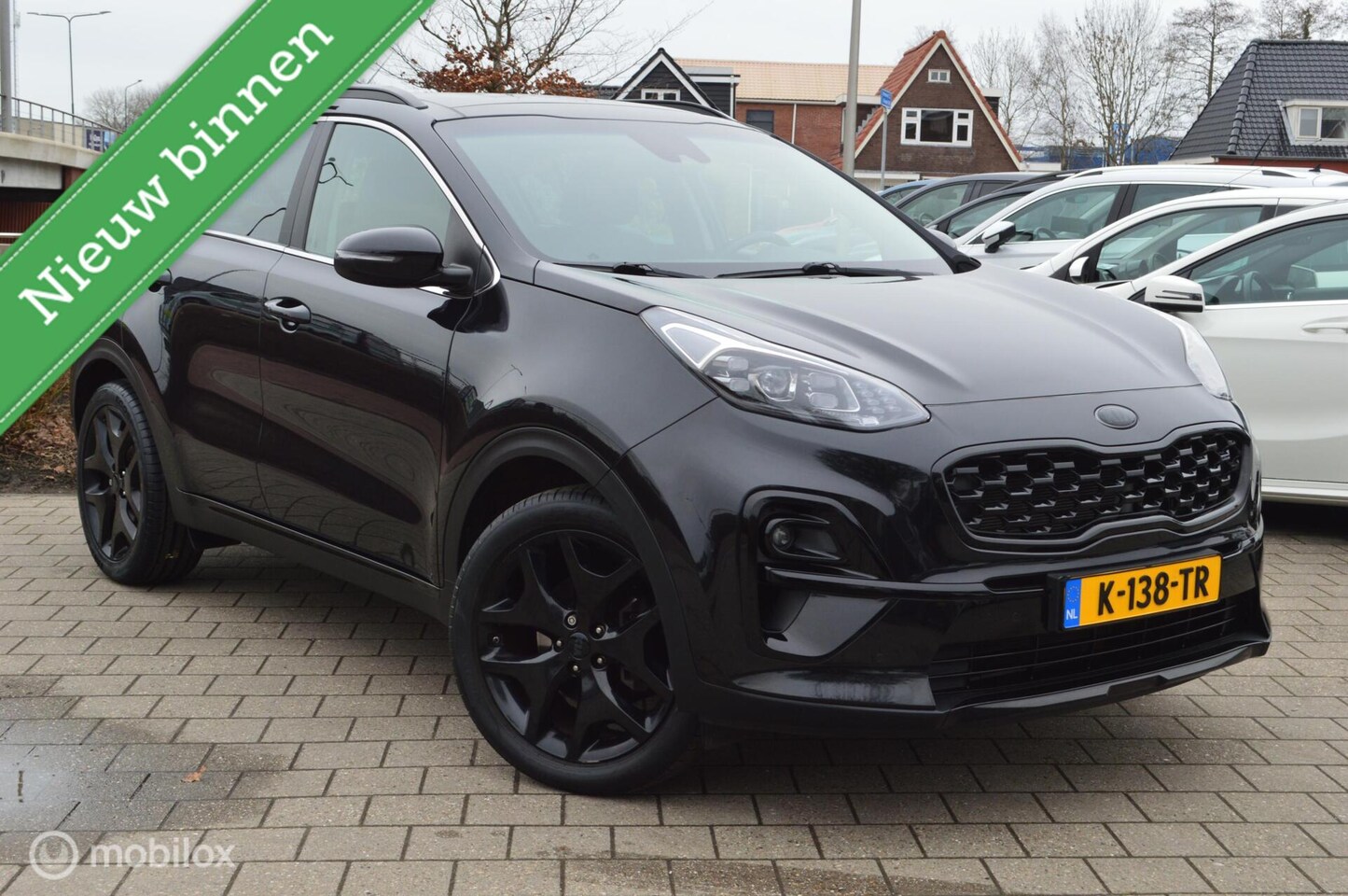 Kia Sportage - 1.6 T-GDI Black Edition AUTOMAAT | Pano-dak | - AutoWereld.nl