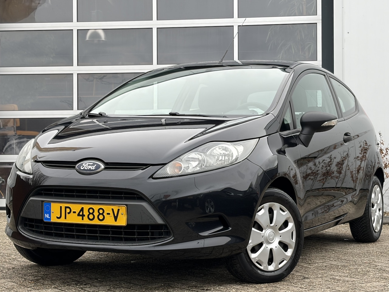 Ford Fiesta - 1.25 Limited 60pk | Zuinig | Centrale vergrendeling met afstandsbediening | Isofix bevesti - AutoWereld.nl